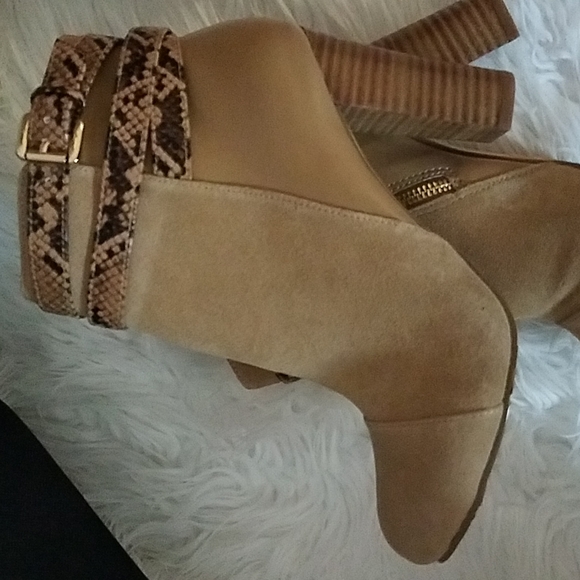 IMAN Boots w Snake Strap - Picture 4 of 4